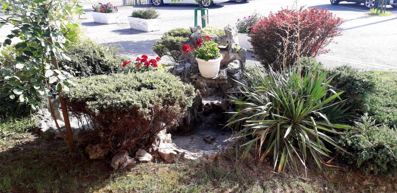 Hotel Slodes Belgrado Esterno foto
